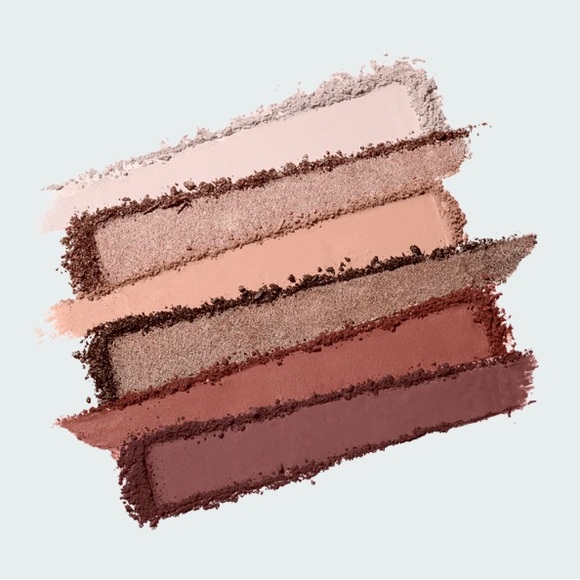 r.e.m. Beauty Babydoll Eyeshadow Palette - Picture 3 of 7